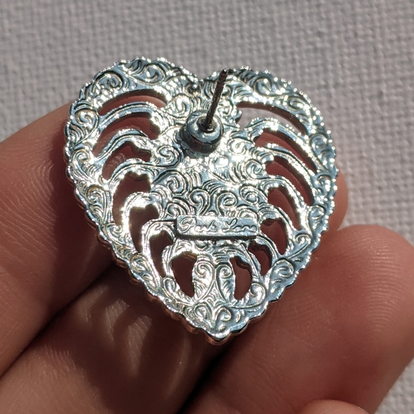 Vintage elegant heart shaped earring studs silver toned metal with pearl center - Picture 5 of 5